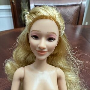Mattel Wicked Movie Glinda Ariana Granda Doll Sings "Popular"